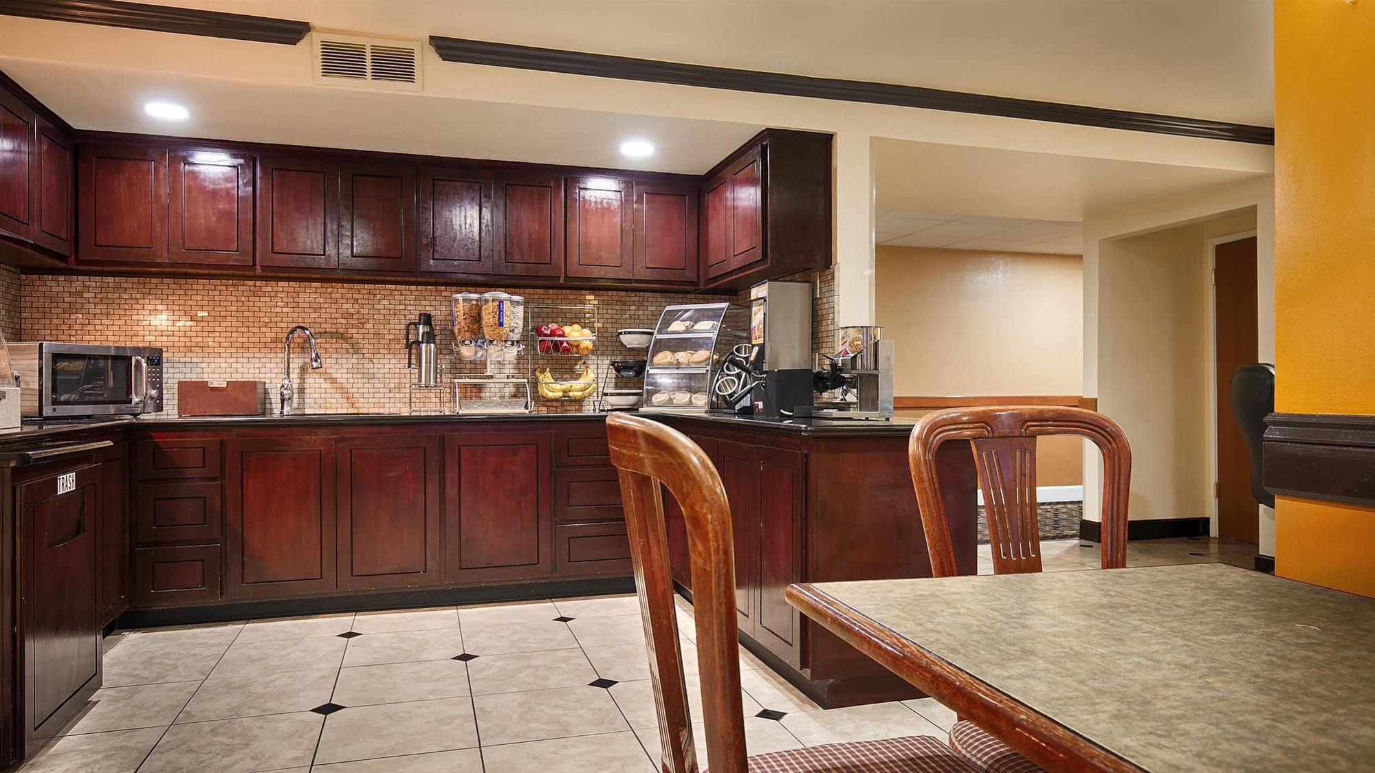 Best Western Orchard Inn Ukiah Zewnętrze zdjęcie